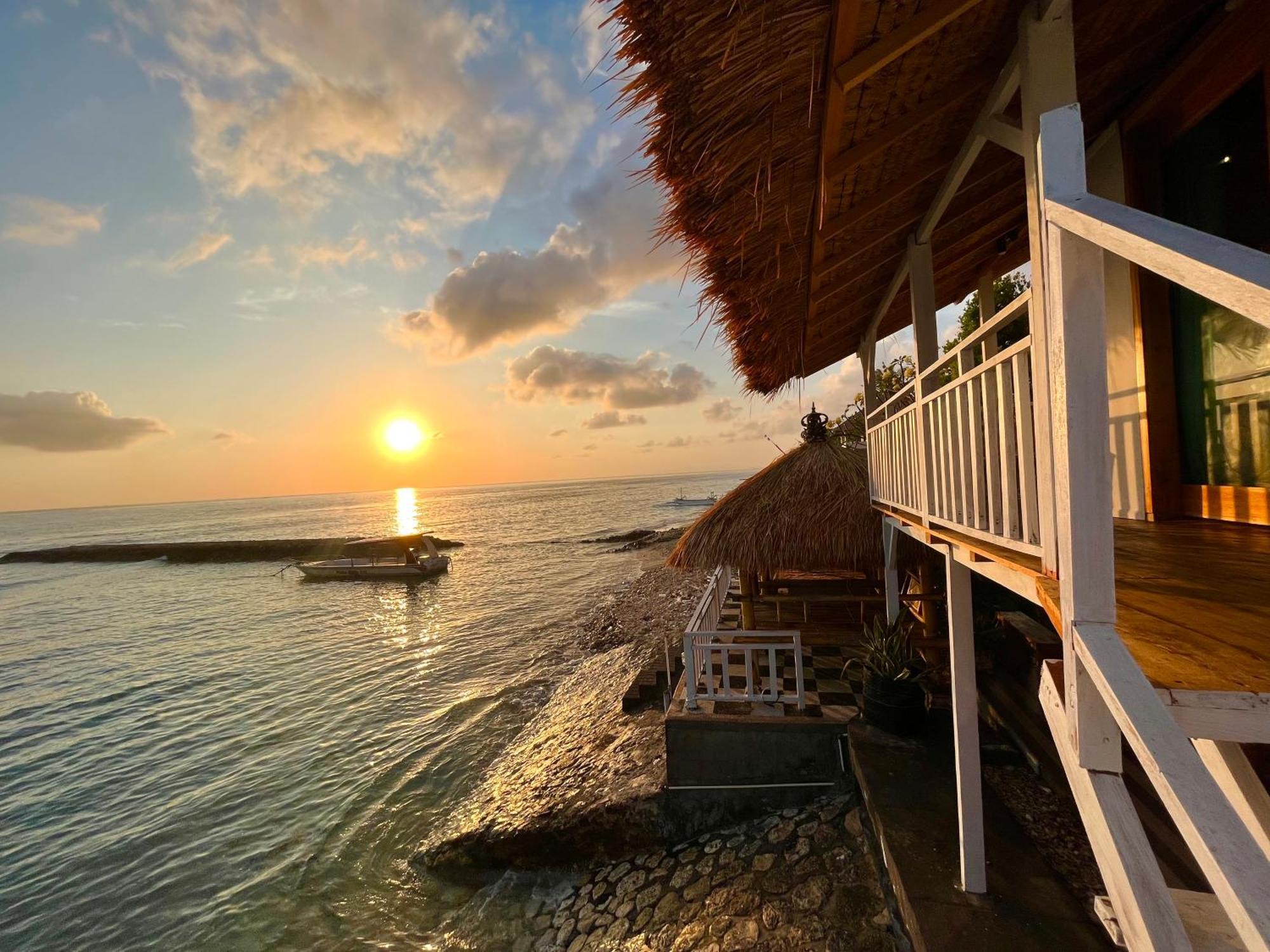 Coastal Inn Batununggul Exteriér fotografie